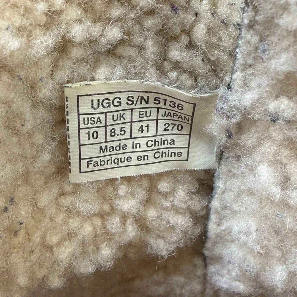 UGG Cove Ankle Boots 10 Black Leather Shearling Fur Lined Cozy Sherpa Cabin Core